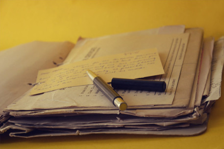 原來做網(wǎng)站的公司倒閉了，怎么辦？ old_files_pen_free_photo-457x304
